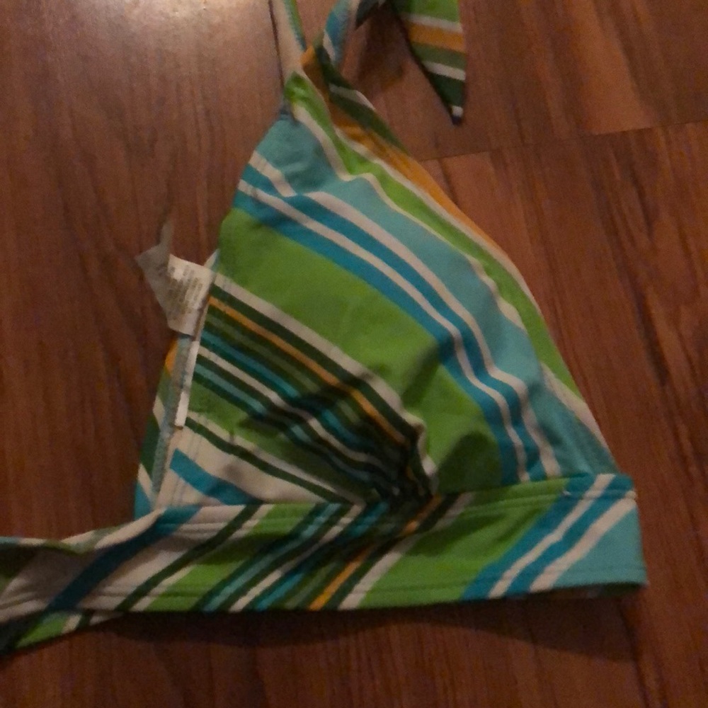 Striped Two-Piece (L) - Picture 4 of 4